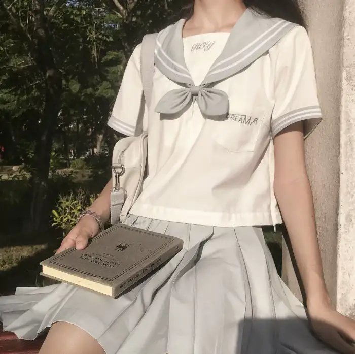 白色的女人